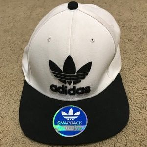 Adidas snapback 🧢